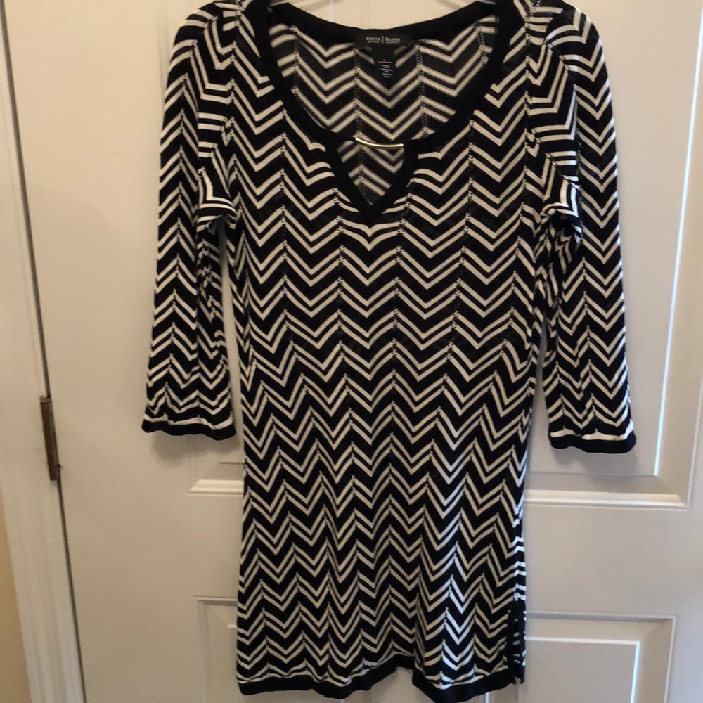 White House Black Market WHBM Black and White Tunic